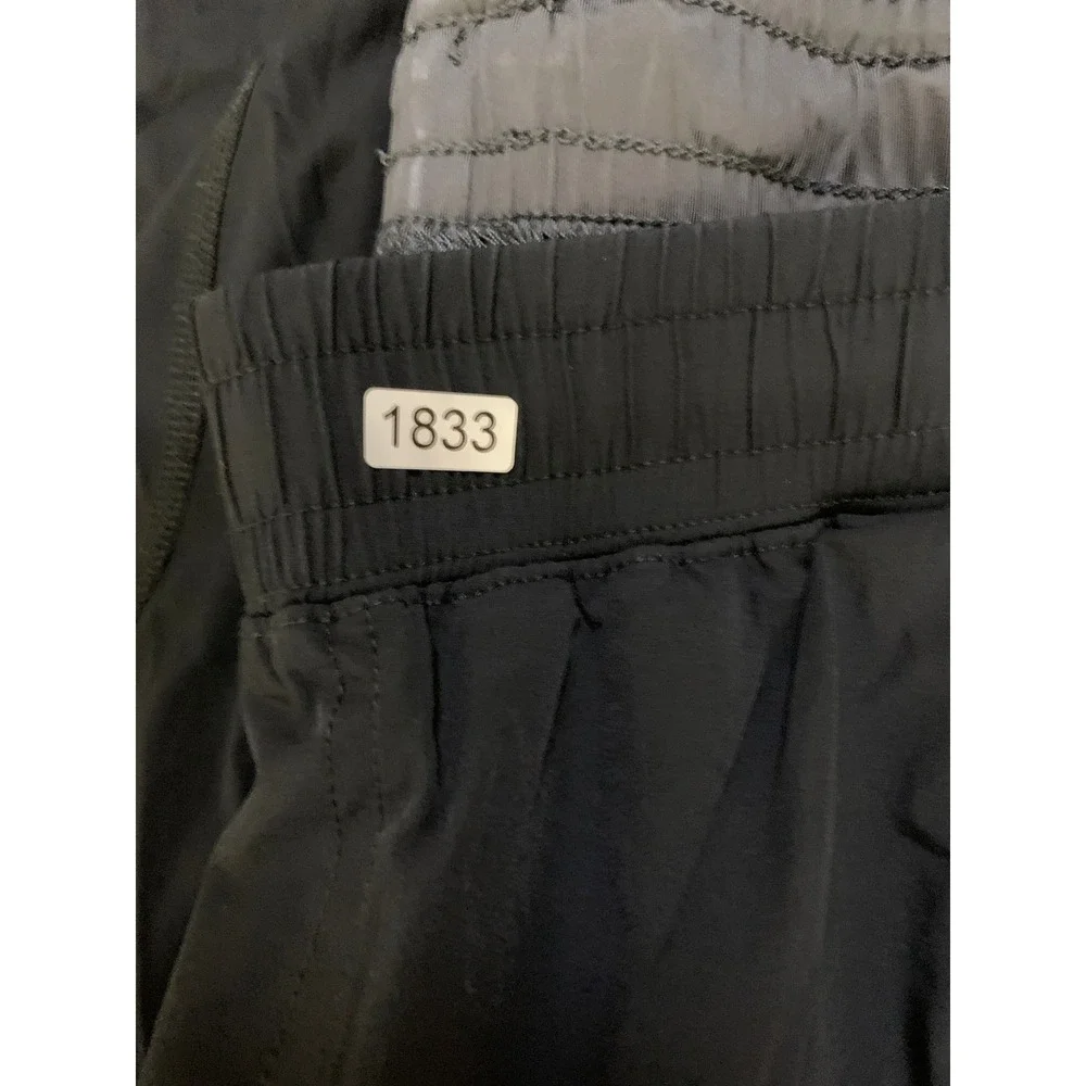 Rhone Mens Black Athletic Training Shorts 7 Inch Inseam Size Medium M Activewear